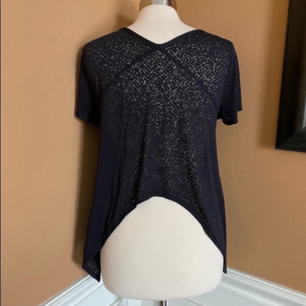 Lululemon loop around black tee Medium - Picture 3 of 10
